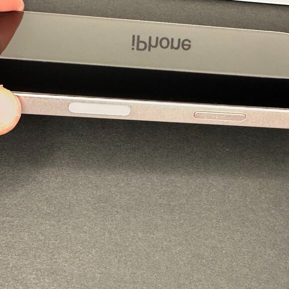 Pink Iphone 13 128GB - Picture 9 of 12